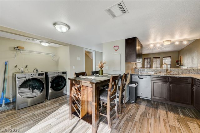 2080 Karen Avenue 20, Las Vegas, NV 89169