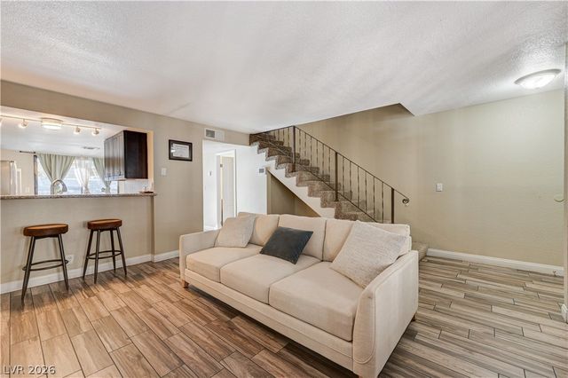 2080 Karen Avenue 20, Las Vegas, NV 89169