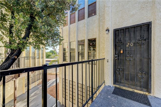 2080 Karen Avenue 20, Las Vegas, NV 89169