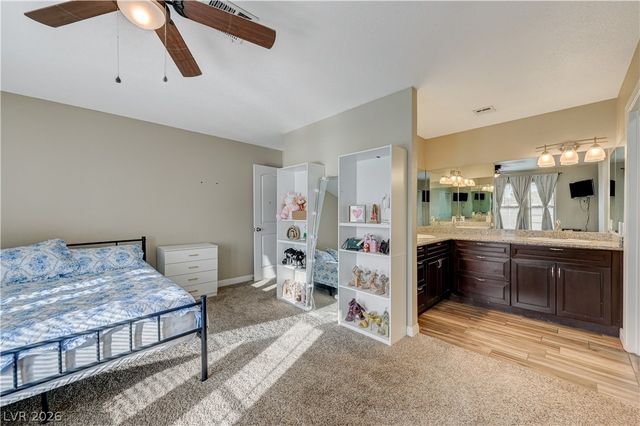 2080 Karen Avenue 20, Las Vegas, NV 89169