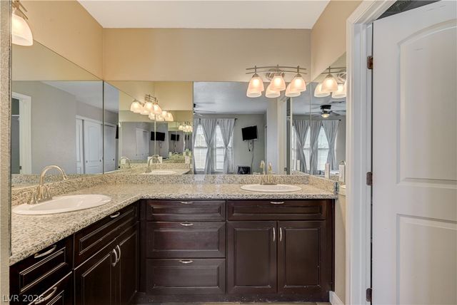 2080 Karen Avenue 20, Las Vegas, NV 89169