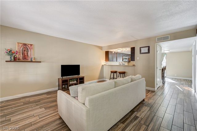 2080 Karen Avenue 20, Las Vegas, NV 89169