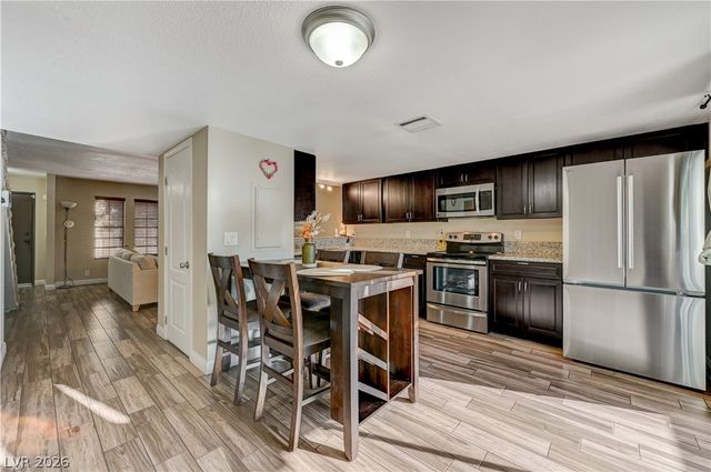 2080 Karen Avenue 20, Las Vegas, NV 89169