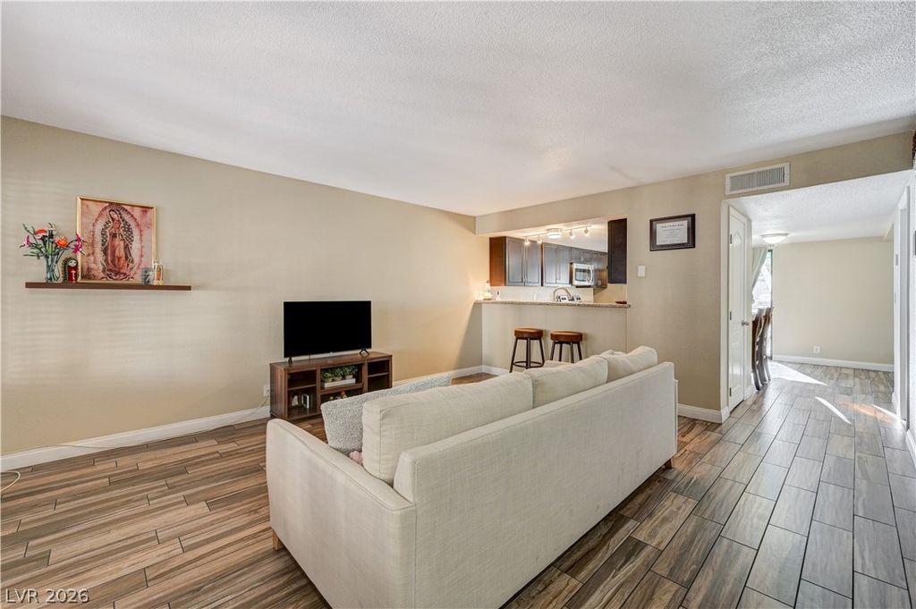 2080 Karen Avenue 20, Las Vegas, NV 89169 — photo 3