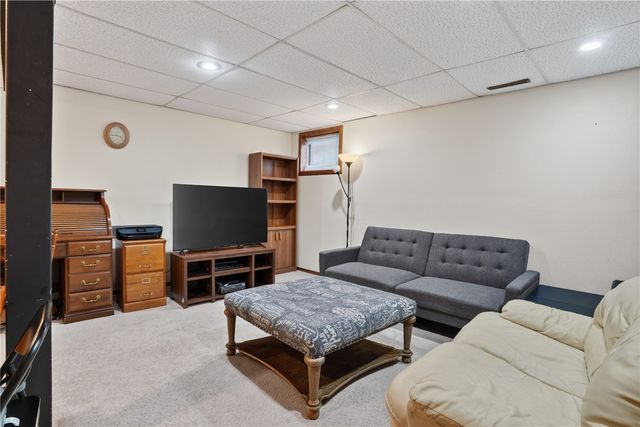 318 Wiley Boulevard NW, Cedar Rapids, IA 52405