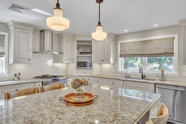 58 Madison Rd, Waltham, MA 02453