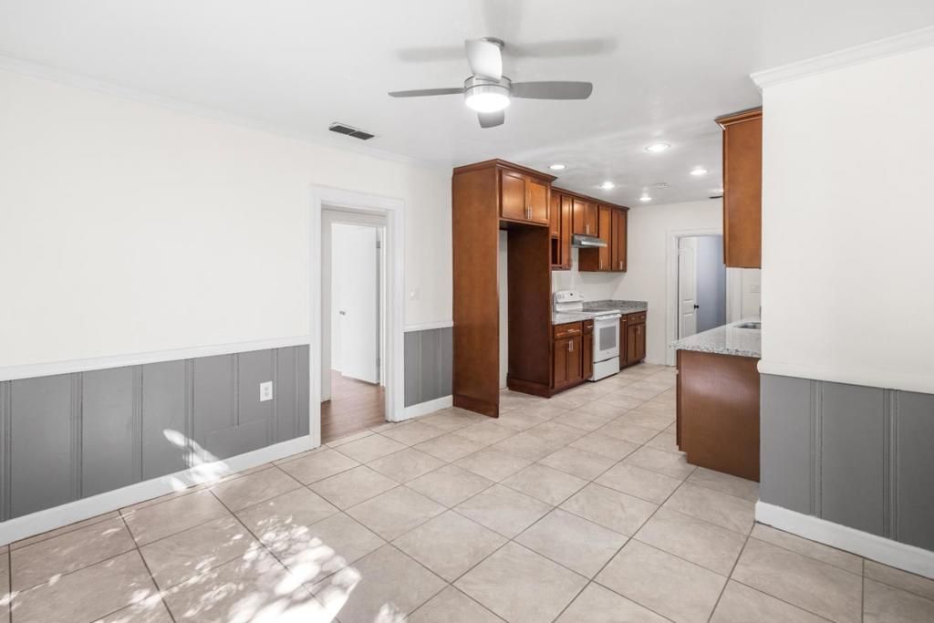 Image 13 of property listing at 2905 Garfield Avenue, Carmichael, CA 95608