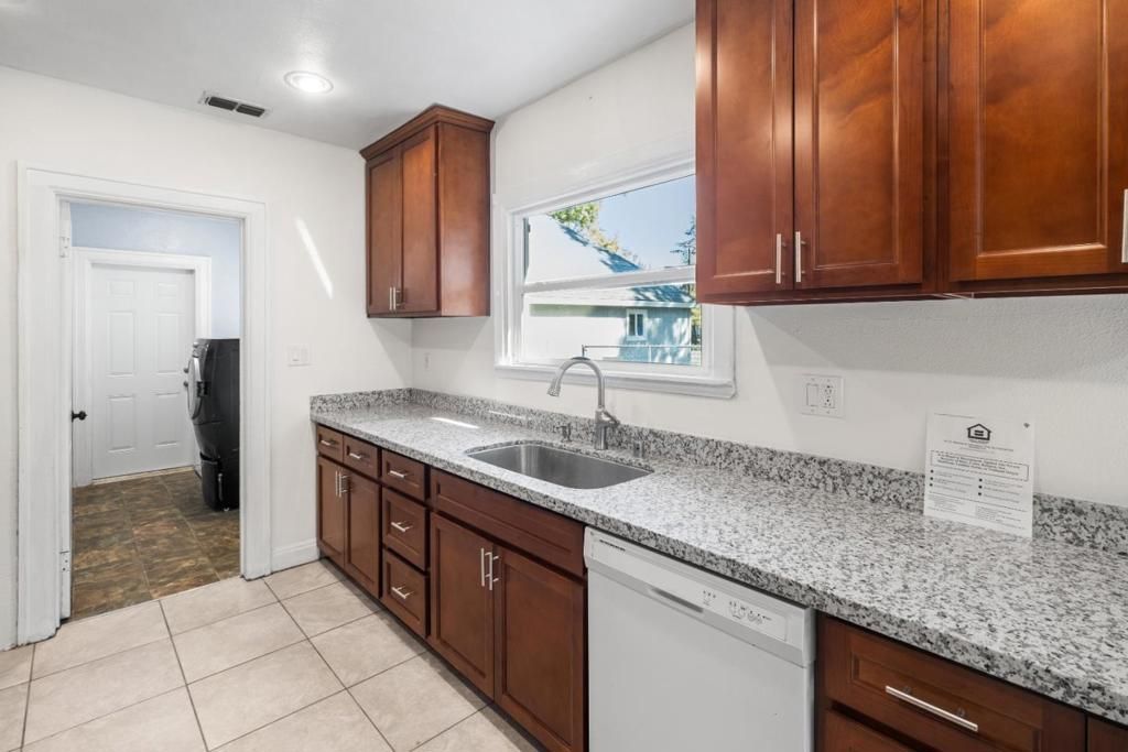 Image 17 of property listing at 2905 Garfield Avenue, Carmichael, CA 95608