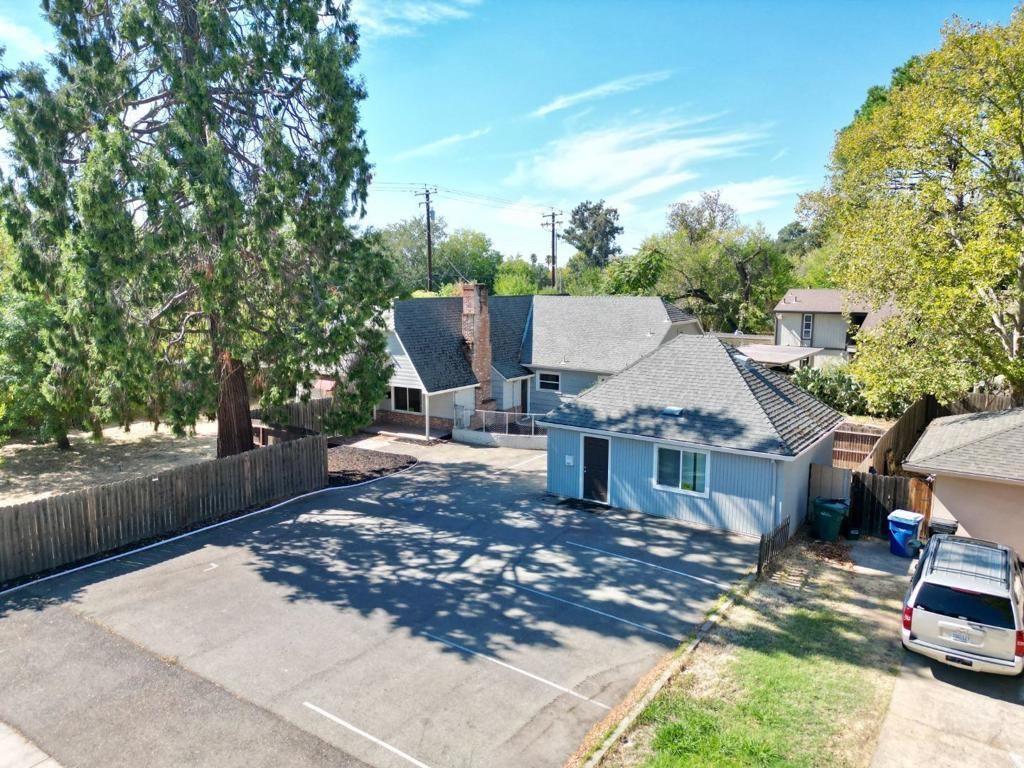Image 2 of property listing at 2905 Garfield Avenue, Carmichael, CA 95608