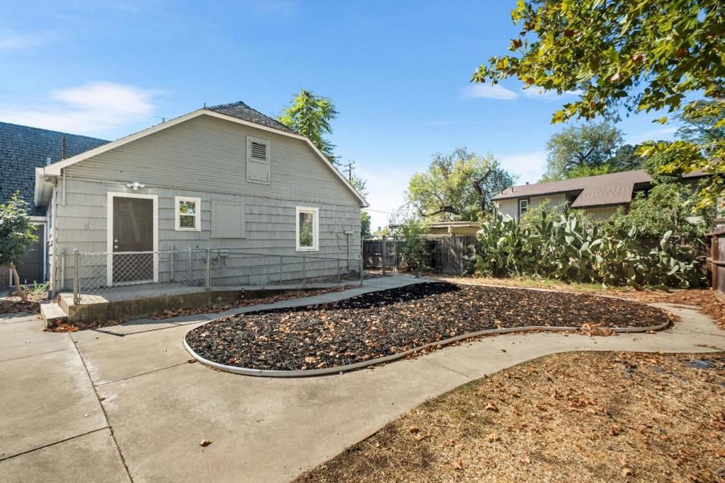 Image 31 of property listing at 2905 Garfield Avenue, Carmichael, CA 95608