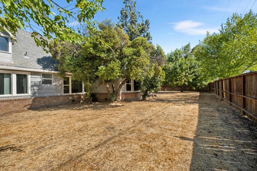 Image 32 of property listing at 2905 Garfield Avenue, Carmichael, CA 95608