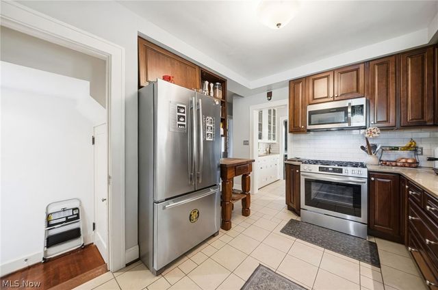 2840 Berkshire Road, Cleveland Heights, OH 44118