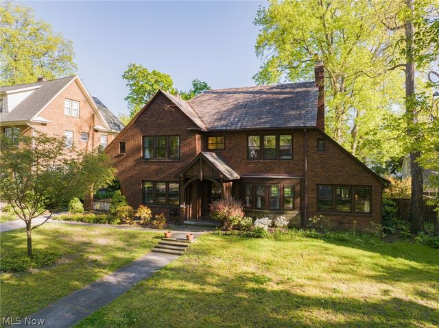 2840 Berkshire Road, Cleveland Heights, OH 44118