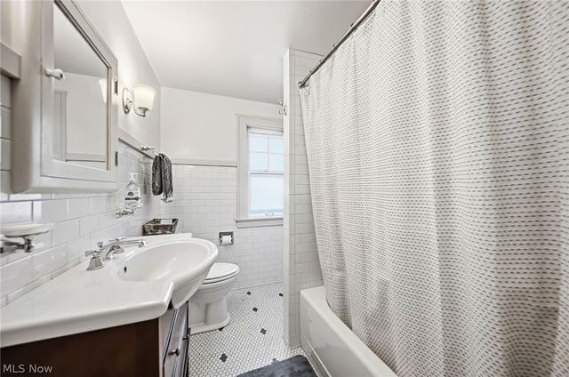 2840 Berkshire Road, Cleveland Heights, OH 44118