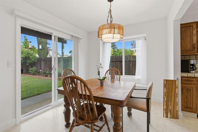 8209 Cottongin Way, Sacramento, CA 95828