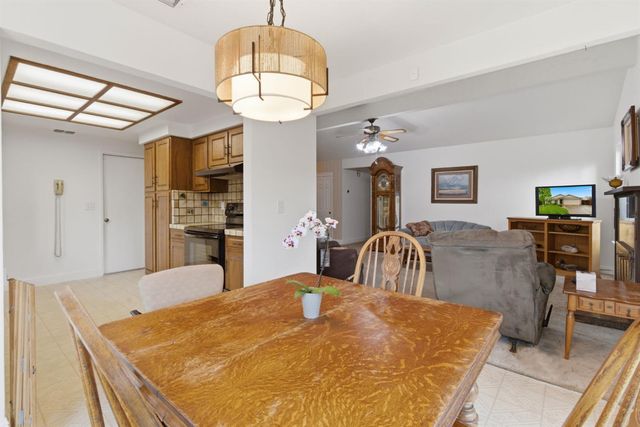 8209 Cottongin Way, Sacramento, CA 95828