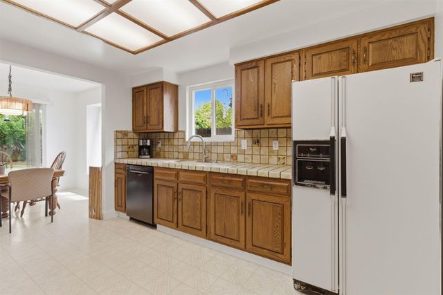 8209 Cottongin Way, Sacramento, CA 95828