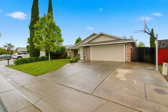 8209 Cottongin Way, Sacramento, CA 95828