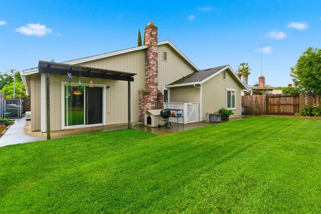 8209 Cottongin Way, Sacramento, CA 95828