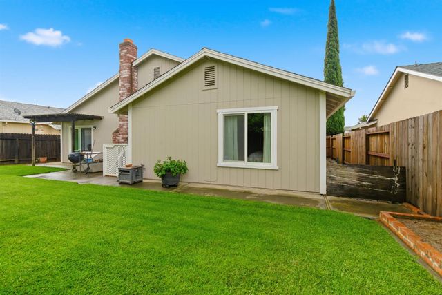 8209 Cottongin Way, Sacramento, CA 95828