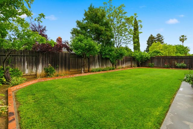 8209 Cottongin Way, Sacramento, CA 95828