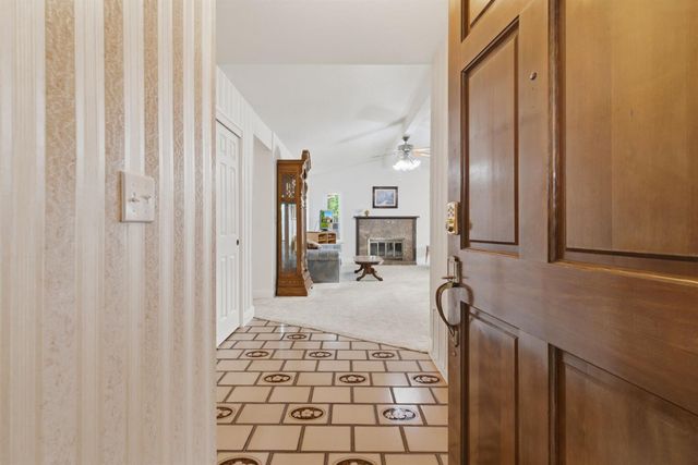 8209 Cottongin Way, Sacramento, CA 95828