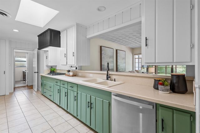 1110 Western Boulevard, Arlington, TX 76013