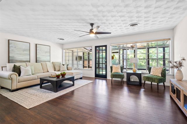 1110 Western Boulevard, Arlington, TX 76013