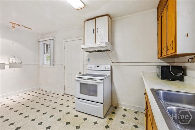 2202 E 41ST Street, Savannah, GA 31404