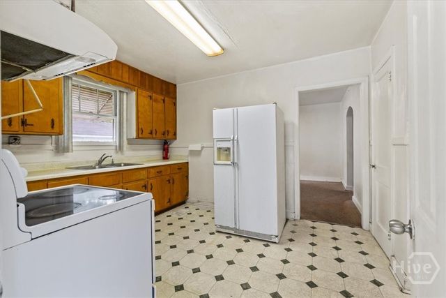 2202 E 41ST Street, Savannah, GA 31404