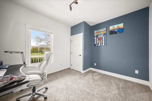 278 Vansen Drive, Kent City Vllg, MI 49330