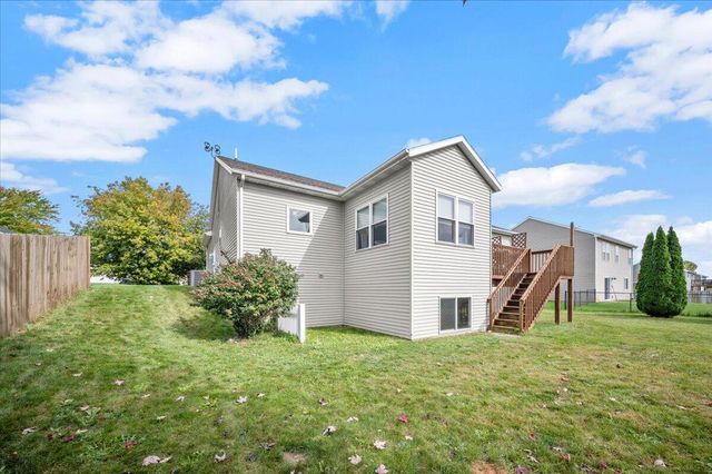 278 Vansen Drive, Kent City Vllg, MI 49330