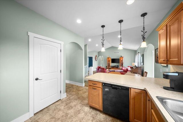 278 Vansen Drive, Kent City Vllg, MI 49330