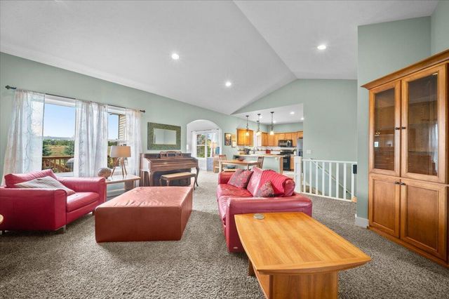 278 Vansen Drive, Kent City Vllg, MI 49330