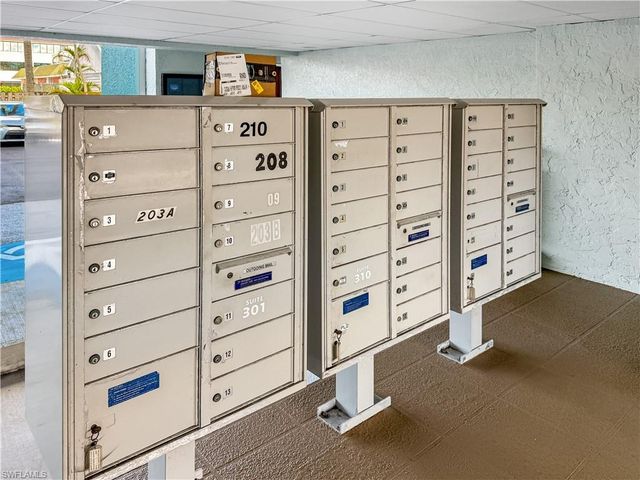 2335 Tamiami Trl N Ste 403, Naples, FL 34103