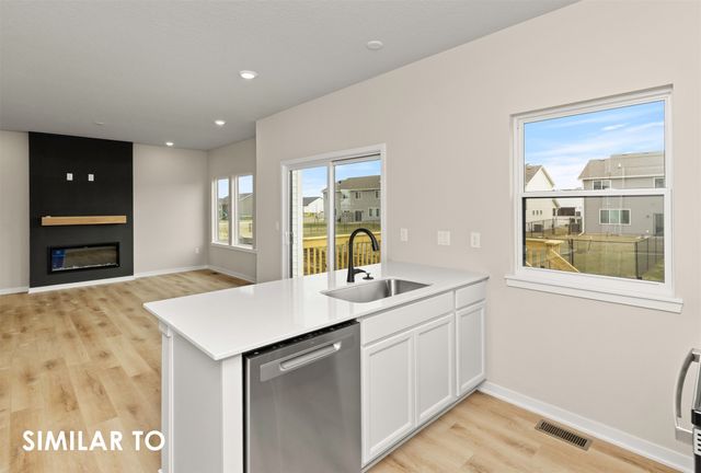 1004 Featherstone Avenue NE, Bondurant, IA 50035