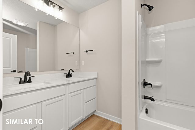1004 Featherstone Avenue NE, Bondurant, IA 50035