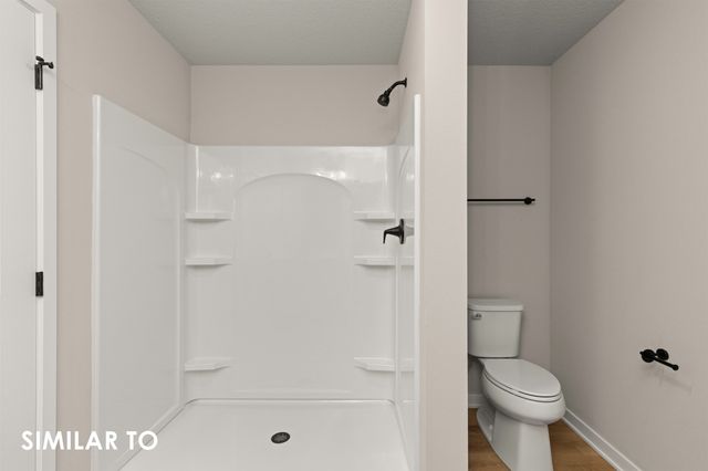 1004 Featherstone Avenue NE, Bondurant, IA 50035
