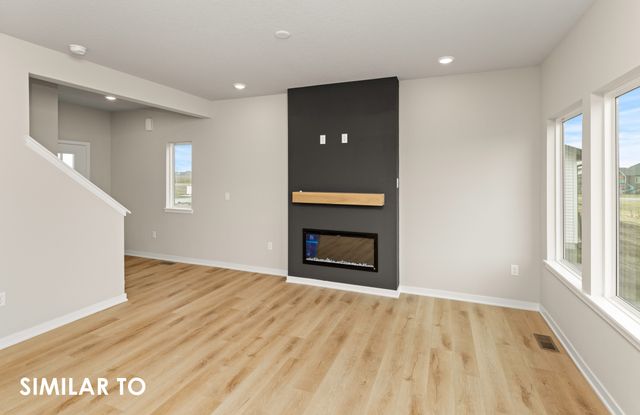 1004 Featherstone Avenue NE, Bondurant, IA 50035