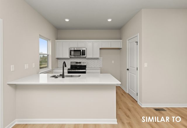 1004 Featherstone Avenue NE, Bondurant, IA 50035