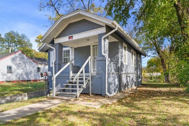 7325 Walrond Avenue, Kansas City, MO 64132