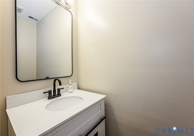 2806 Cove Ridge Rd, Midlothian, VA 23112
