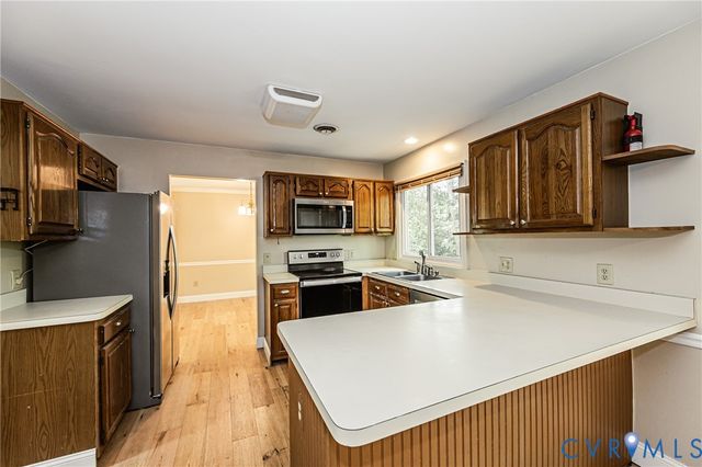 2806 Cove Ridge Rd, Midlothian, VA 23112