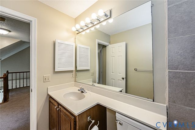 2806 Cove Ridge Rd, Midlothian, VA 23112
