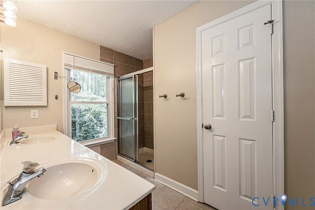 2806 Cove Ridge Rd, Midlothian, VA 23112