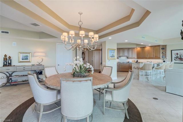 295 Grande WAY 1202, Naples, FL 34110