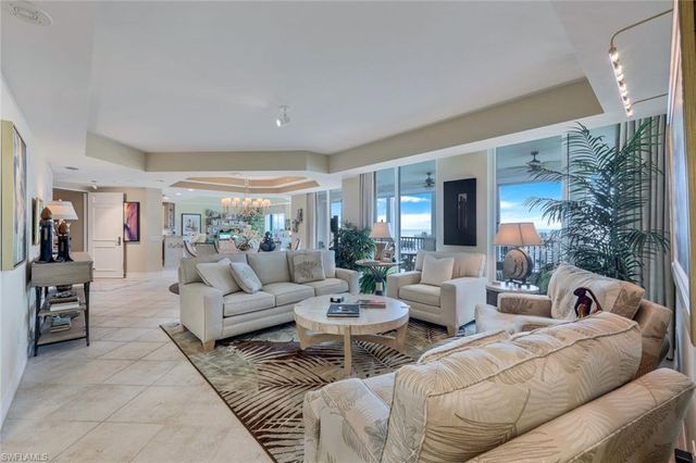 295 Grande WAY 1202, Naples, FL 34110