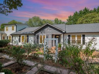 4 Mountain Crest Drive, Taylors, SC 29687