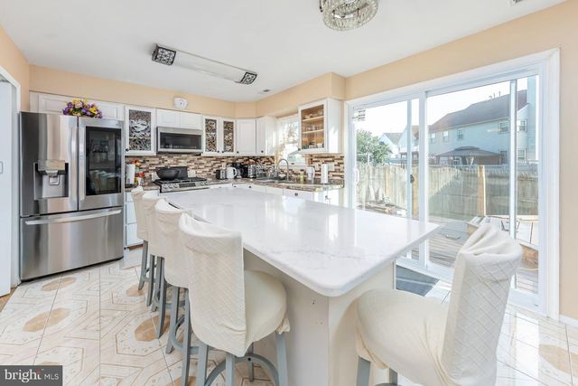 115 STONE HENGE DR, Swedesboro, NJ 08085