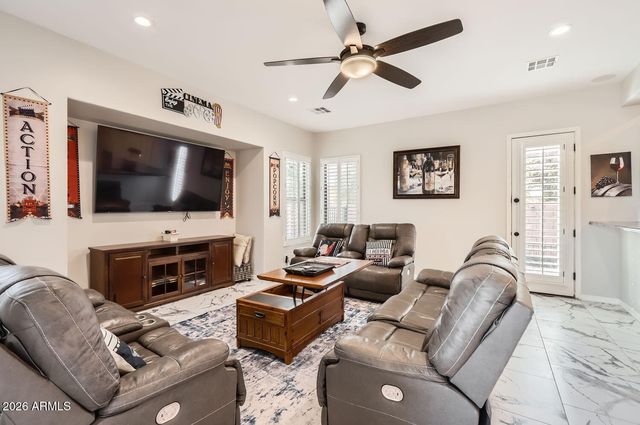 8115 W SAN MIGUEL Avenue, Glendale, AZ 85303